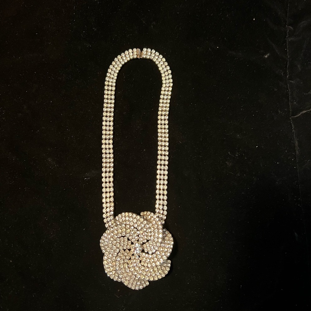 Vintage Elegant Rhinestone Flower Necklace